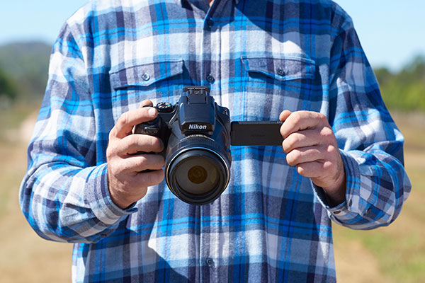 Nikon Coolpix P1000 review: Nikon Coolpix P1000 puts a mind-boggling 125x  zoom in your hand for $999 - CNET