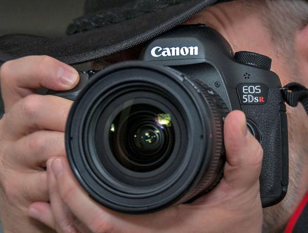 Canon EOS 5DS R DSLR First Look Review (Full Resolution Test Images) |