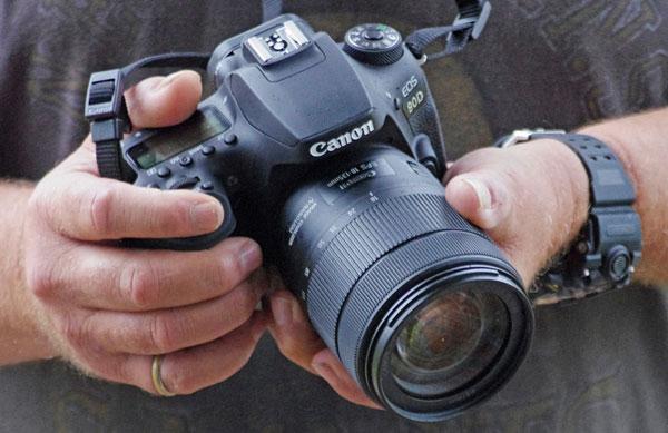 Canon EOS 90D Review: Fast & Versatile Mid-Size Camera Proves DSLRs Aren't  Dead