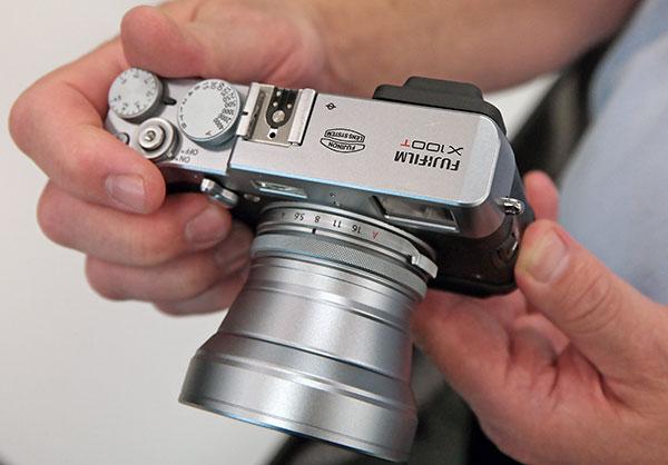 Hands-on with the New Fuji X100T, XT-1 Graphite Silver, and Lenses